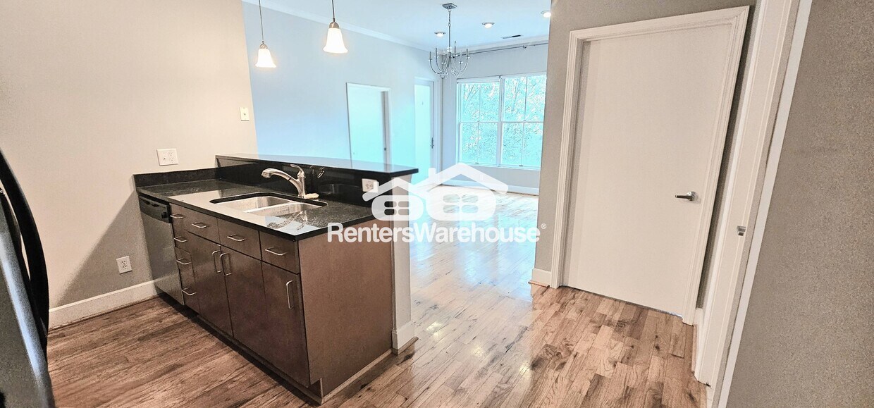 Foto principal - 384 Ralph McGill Blvd NE