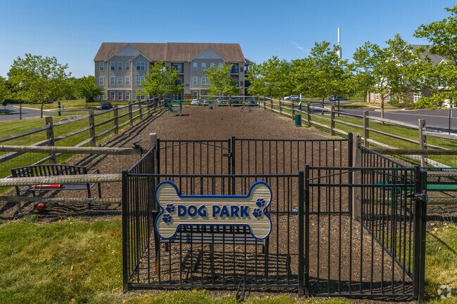 Building Photo - Pennbrook Station