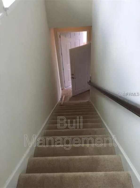 Foto del edificio - 14212 Corrigan Ave