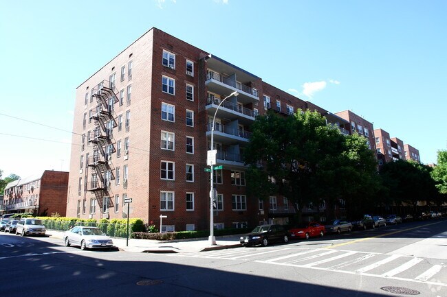 14490 41st Ave - Murray Hill
