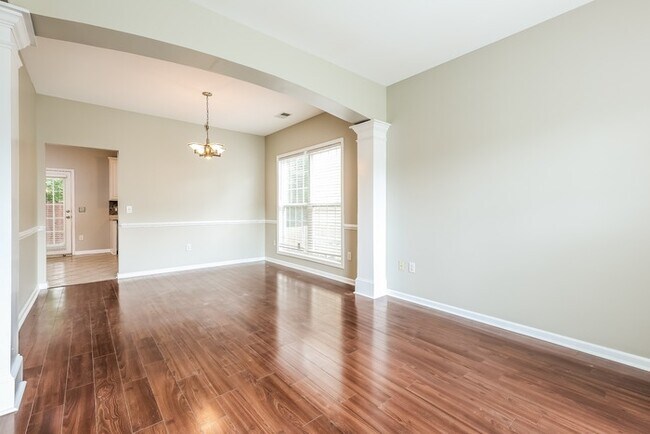 Foto del edificio - 815 Terrace Creek Dr