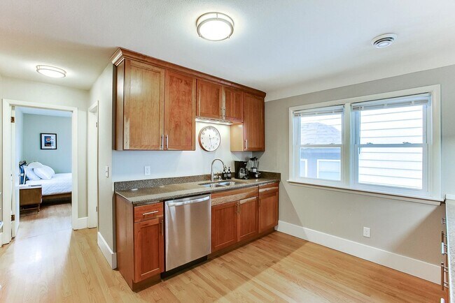 Foto del edificio - 1638 Marshall Ave
