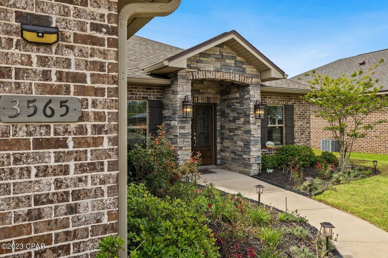 Primary Photo - 3565 Cedar Park Ln