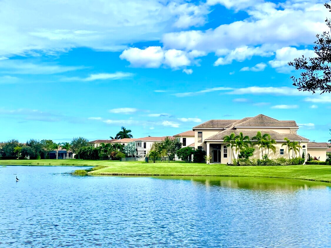 Primary Photo - 2870 Grand Isle Way SW