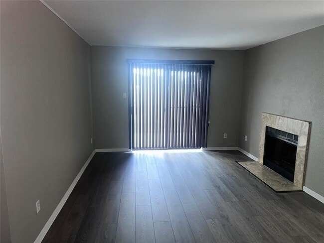 Building Photo - 7400 Bellerive Dr