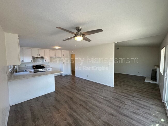 Photo - 823 Aspen St House