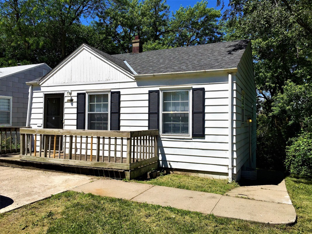 3960 N 54th St, Omaha, NE 68104 House for Rent in Omaha, NE