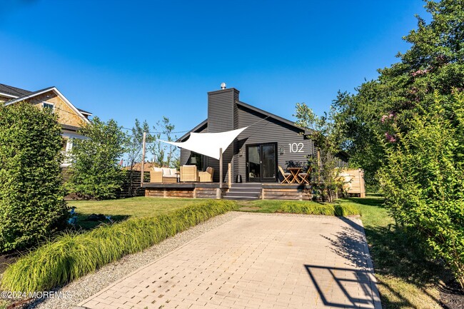 Building Photo - 102 Perry Pl