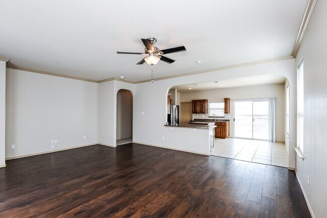Building Photo - 9925 Fressia Ln
