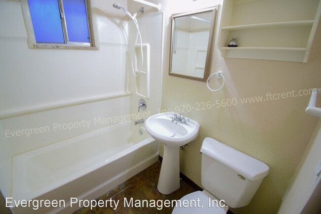 Building Photo - 927 James Ct