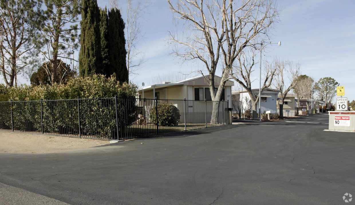 Apple Valley Ranchos Mobile Home Pk Apartments in Apple Valley, CA