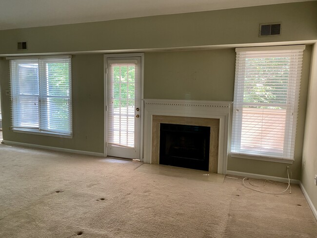Building Photo - 1525 Church Hill Pl