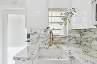 Building Photo - 851 Meridian Ave