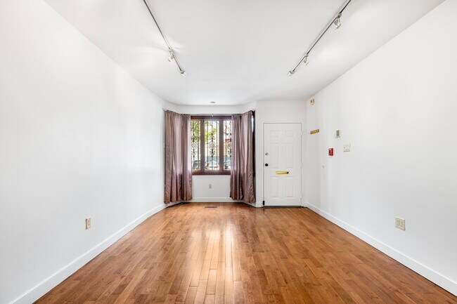 Foto del edificio - 532 S 15th St