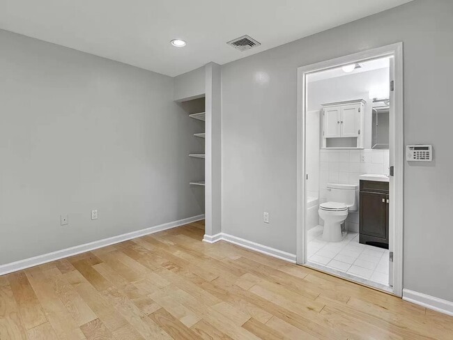 Building Photo - 275 Hamilton Pl