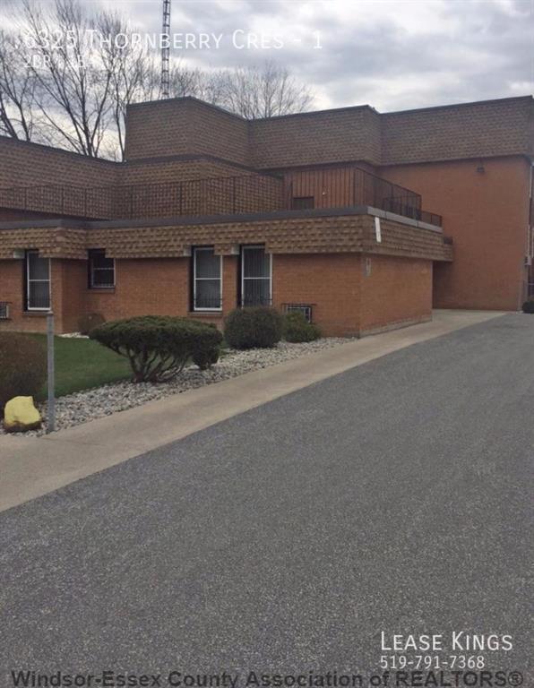 Photo principale - EAST WINDSOR CONDO WITHIN WALKING DISTANCE...