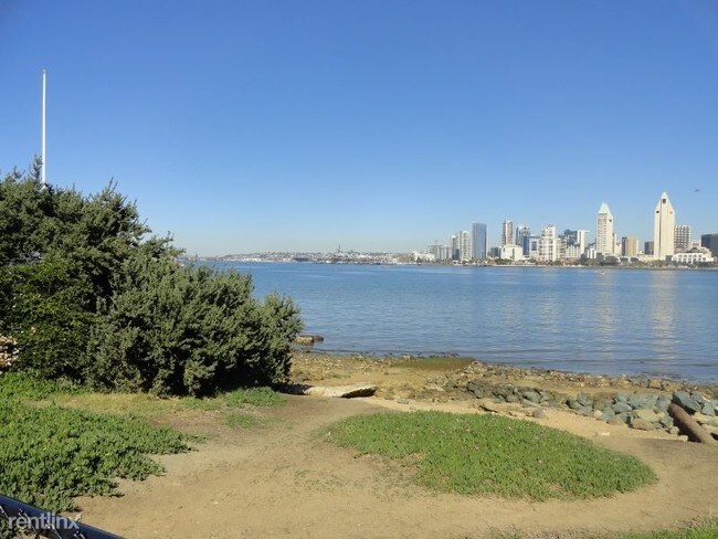 Foto del edificio - 1 br, 1 bath Apartment - 215 D Avenue
