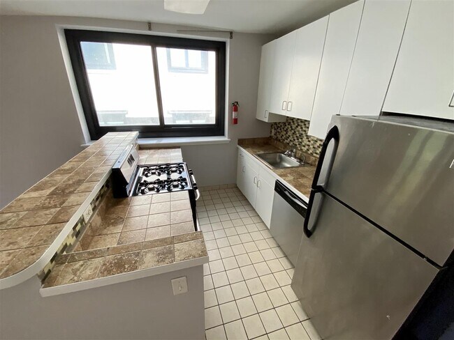 Foto del edificio - 518-536 Gregory Ave