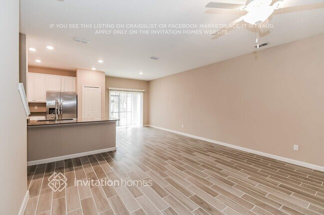 Foto del edificio - 664 Cherry Ridge Dr