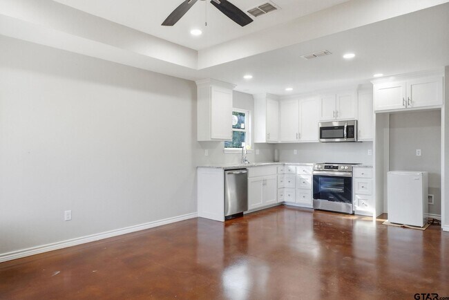 Foto del edificio - 336 Timberline Dr