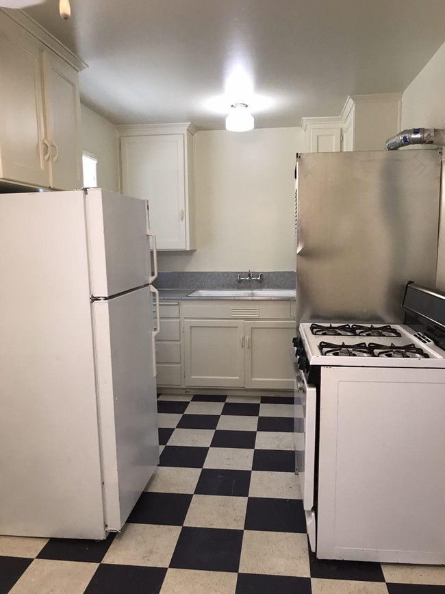 Interior Photo - 1940 E Hunter Ave