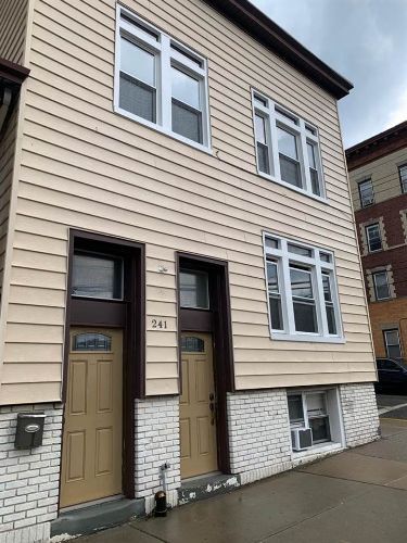 Primary Photo - 241 71st St