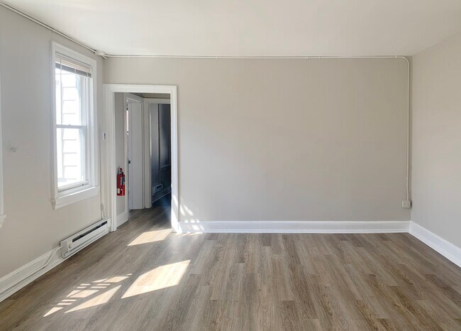 Foto del edificio - 829-833 Conestoga Road