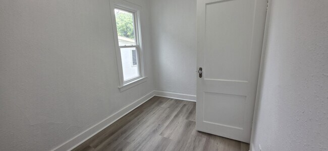 Foto del edificio - 1539 S 10th St