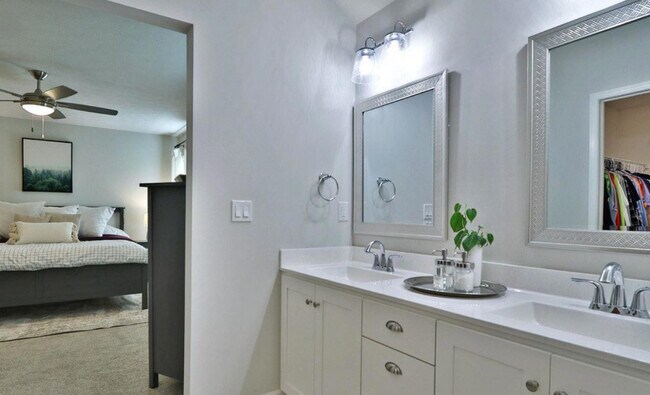Foto del edificio - 2615 N 166th St