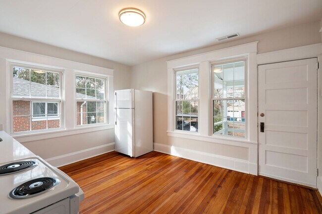 Foto del edificio - Trinity Park in Durham!