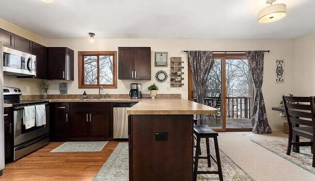 Foto del edificio - 11816 Highridge Dr