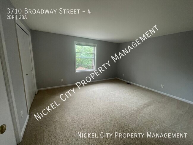 Foto del edificio - 3710 Broadway