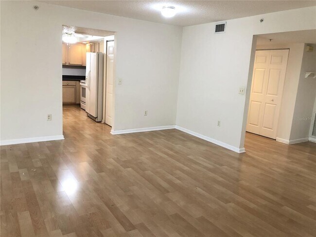 Foto del edificio - 1150 Carmel Cir