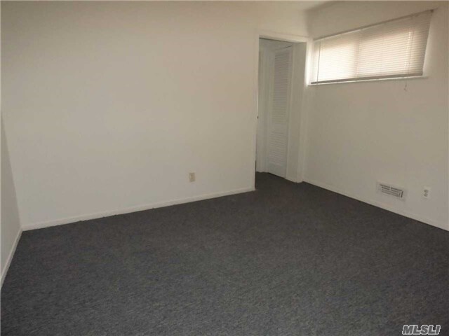 Foto del edificio - 23 Sugarwood Ln