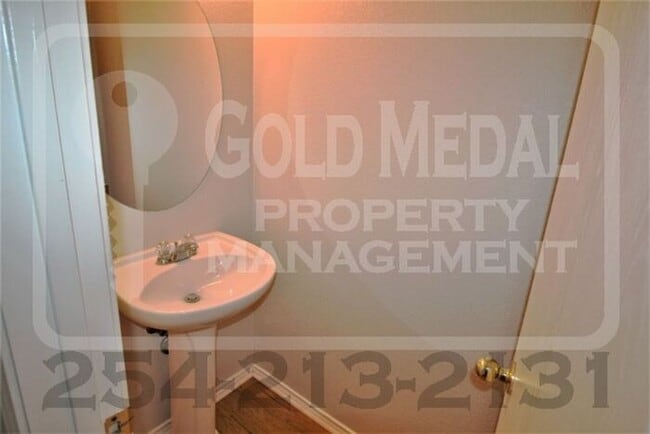 Foto del edificio - 3704 Malibu Ln