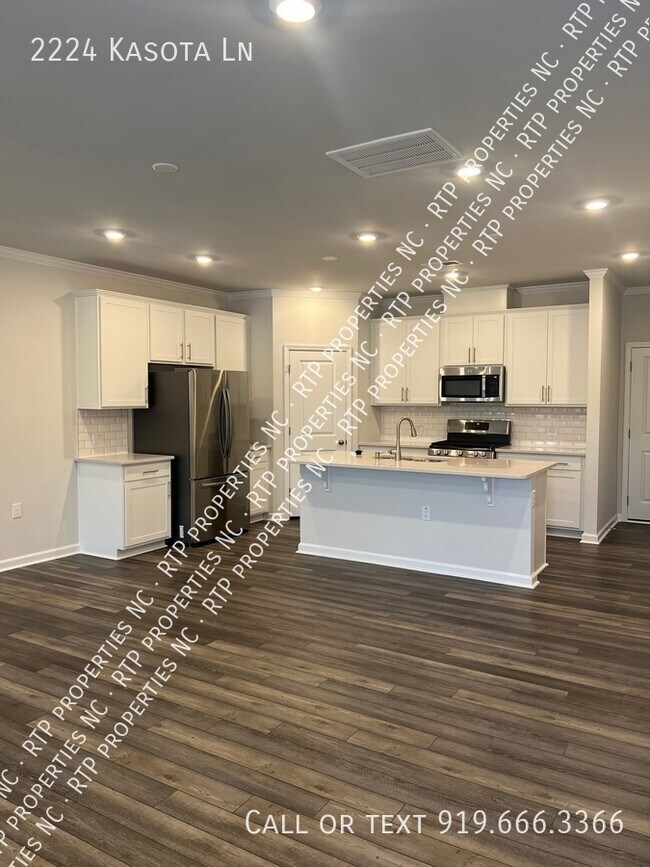 Building Photo - 2224 Kasota Ln