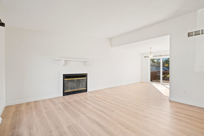 Building Photo - 3608 Teakwood Dr