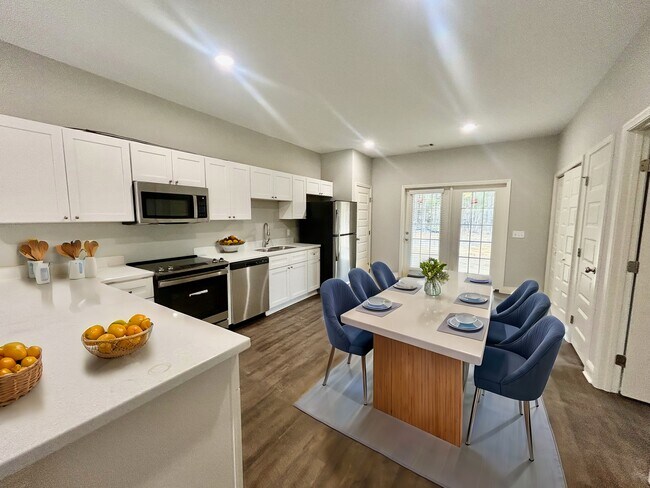 Building Photo - 227 Firefly Ln