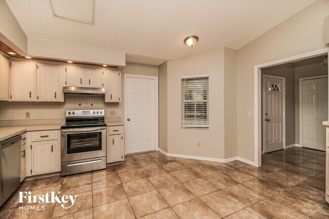 Building Photo - 1811 E Cooper Dr