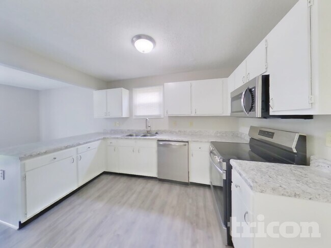 Foto del edificio - 6503 Townsend Way