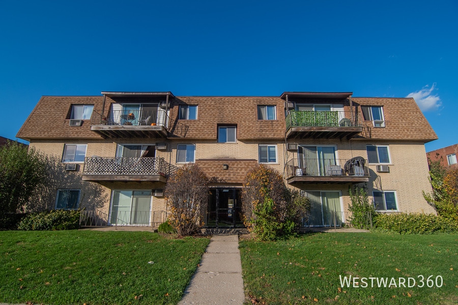 Primary Photo - 5720 W 128th St
