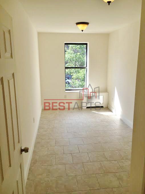 Building Photo - 556 W 140th St