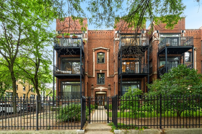 Building Photo - 1435 W Addison St