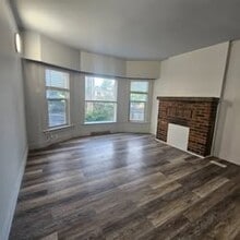 Building Photo - 1-4587 Cole Crescent