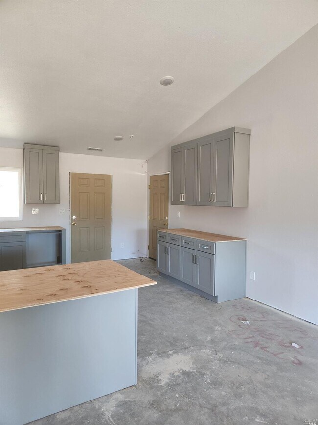 Building Photo - 8256 Quail Canyon Rd