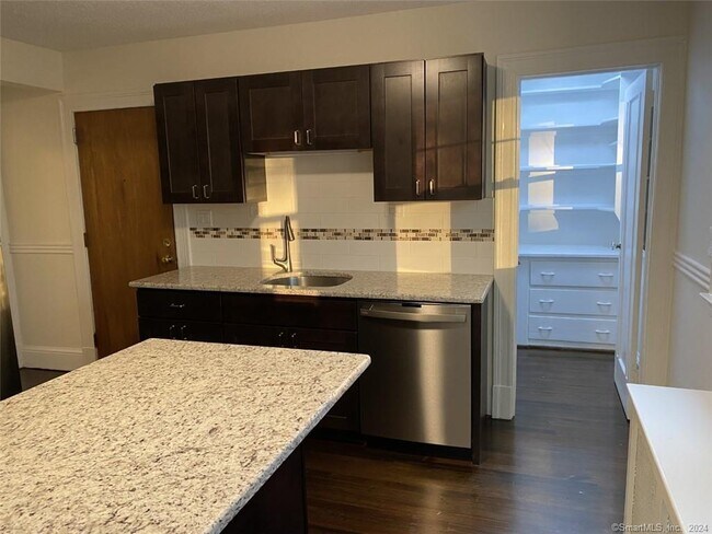 Foto del edificio - 52 Woodlawn St
