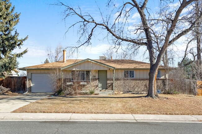 Foto del edificio - 8490 Benton St