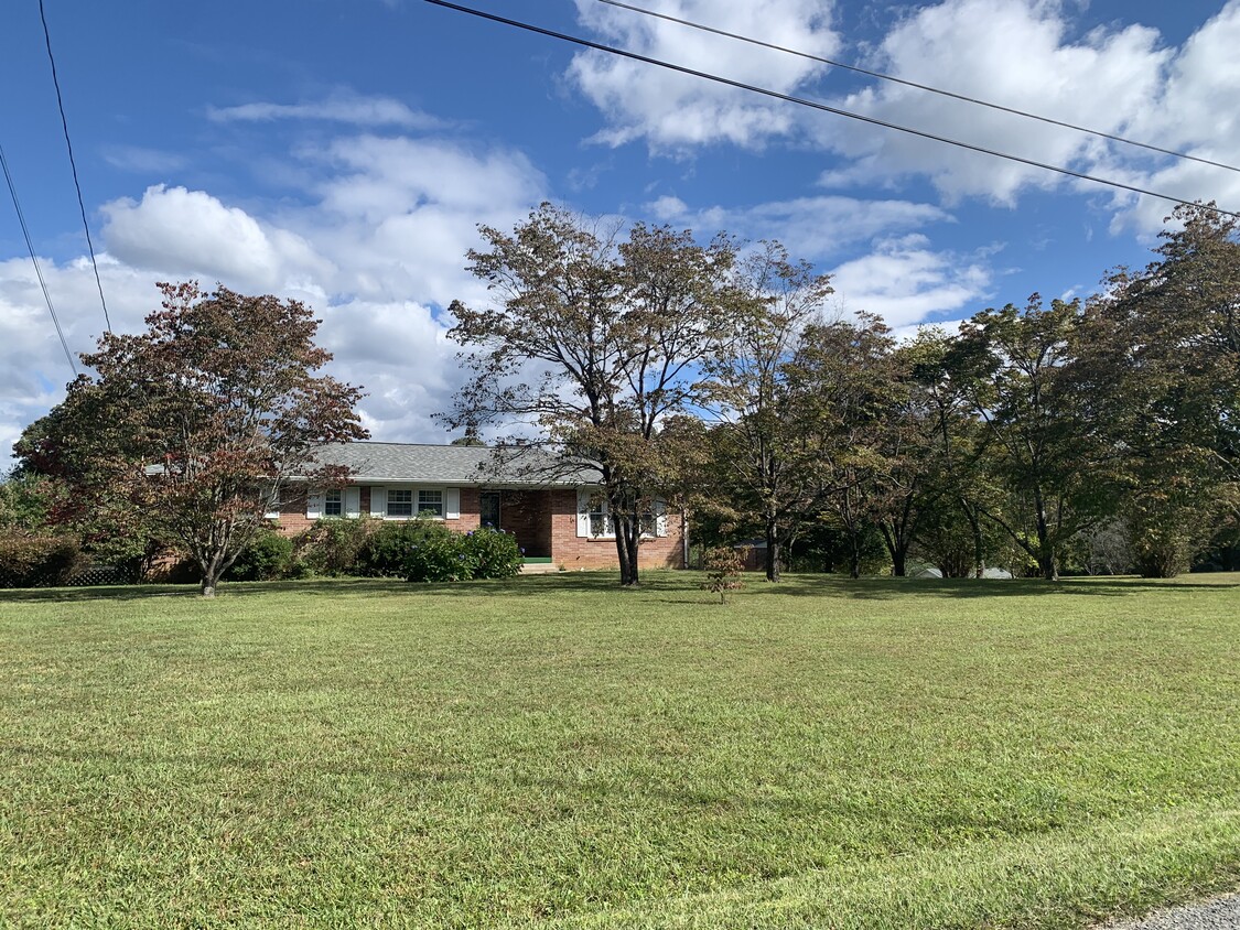 Building Photo - 1127 Toliver Lake Rd