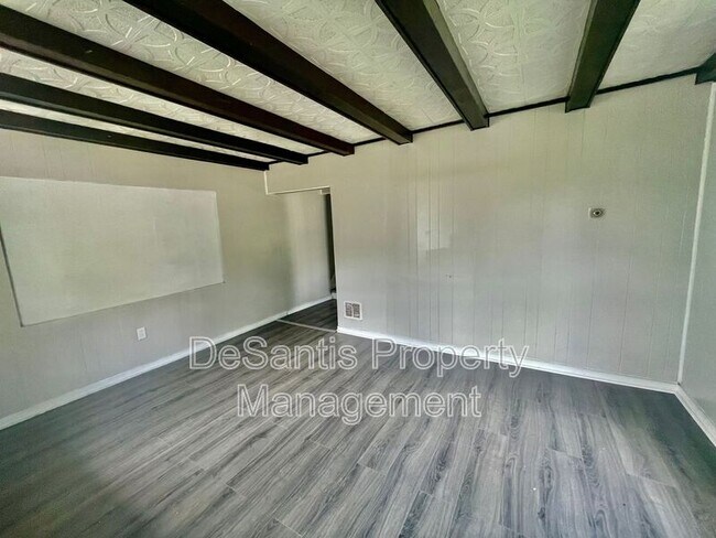 Foto del edificio - 519 Lyndal St