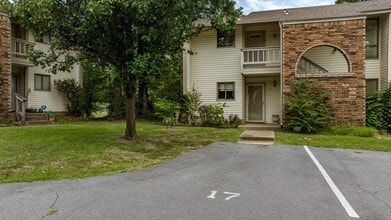 Building Photo - 101 Pine Forest Dr